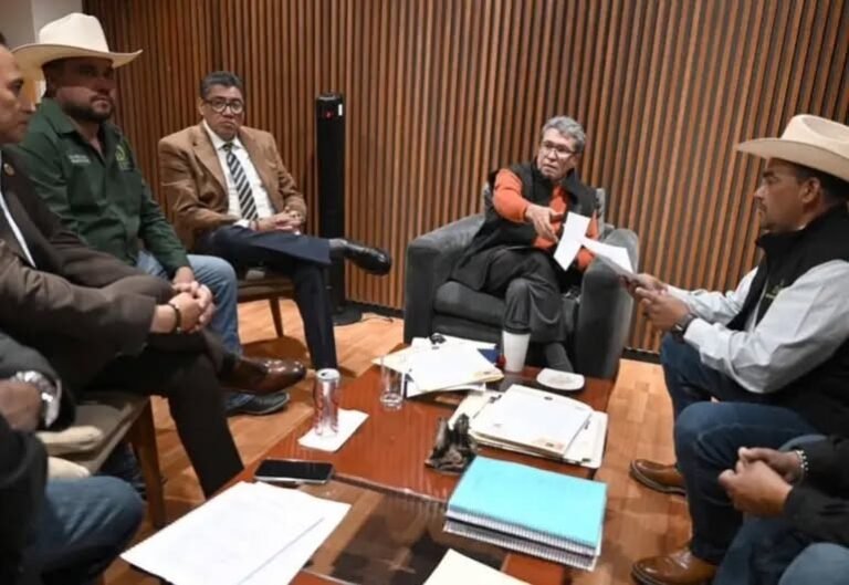 Monreal media la crisis hídrica: La nueva ley de aguas polariza al país