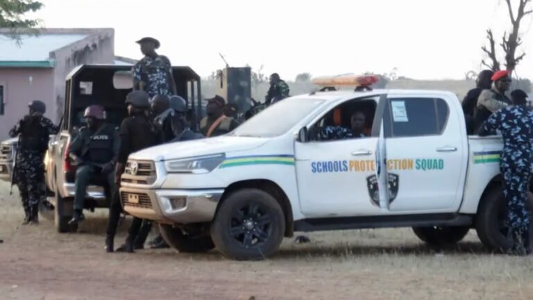 Nigeria revive la pesadilla: Secuestro masivo de 315 rehenes en escuela católica