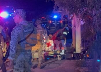 ZONA MAYA: Tras persecución, motociclista se estrella contra patrulla