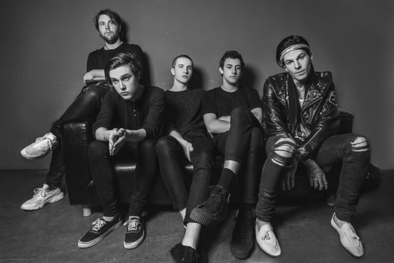 The Neighbourhood vuelve a México 2026: El regreso polémico del baterista
