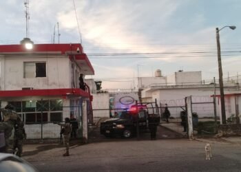 DE CANCÚN A CHETUMAL: Trasladan a 70 reos de alto riesgo