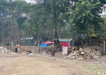 Alertan riesgo de contaminación en cenotes por invasiones en Playa del Carmen