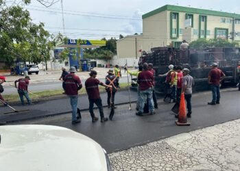 Avanza obra de repavimentación en diversos tramos de la Av. Kabah