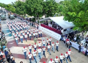 REVOLUCIÓN MEXICANA: Sustituye Ayuntamiento desfile por acto cívico en la Plaza de la Reforma