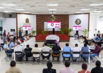 Advierten proliferación de empresas “fantasma” que instalan cableado sin permisos en Playa del Carmen