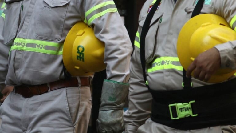 La extorsión que usa el uniforme de CFE: cómo operan los fraudes millonarios en el país