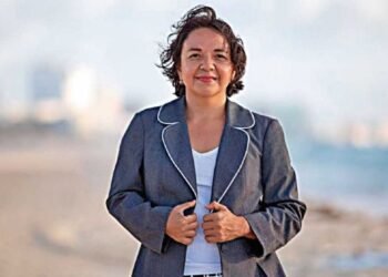 Activista Fabiola Cortés se suma a la marcha nacional de la «Generación Z»