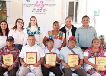 Celebran 43 años de fundación de Francisco May