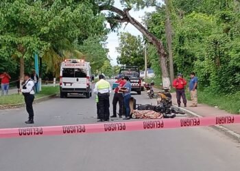CHETUMAL: Fallece motorepartidor tras impactarse con camioneta