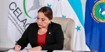 Conspiración y hackeo: fiscalía de Honduras irrumpe en el CNE por fraude 2025