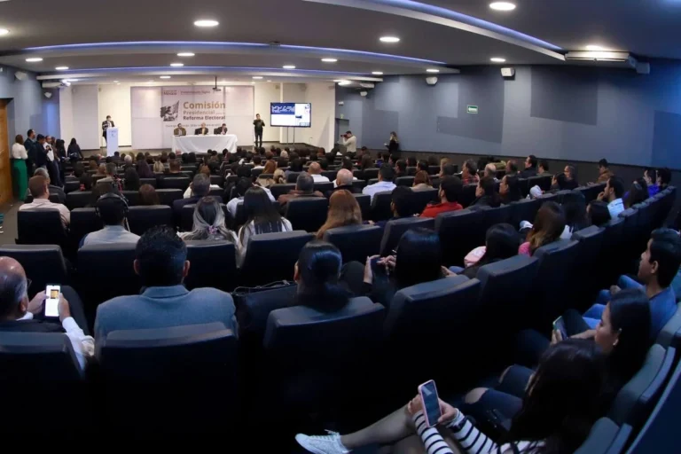 El PAN pide al INE cancelar el mitin de los "siete años de la transformación"