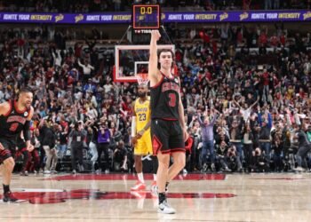 El drama de la NBA: Josh Giddey lidera la remontada de los Bulls ante los Hornets