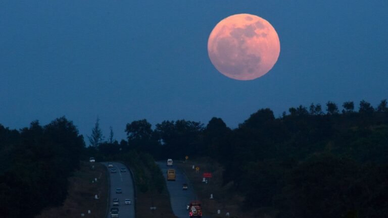 El fenómeno de la superluna fría de diciembre de 2025: claves para observarla