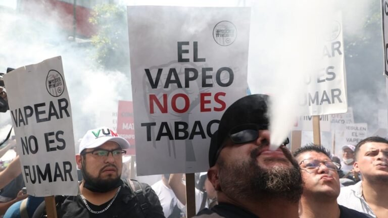 El mercado negro de la nicotina: la prohibición de vapeadores divide a San Lázaro