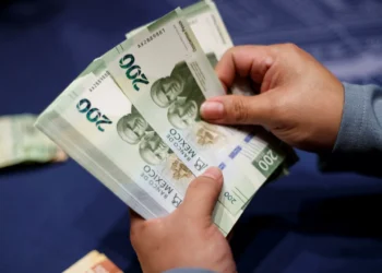 El peso mexicano roza el máximo de julio tras la presión de la Reserva Federal