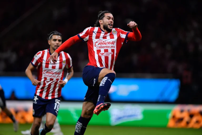 El regreso relámpago de Cade Cowell: ¿Fracaso de Chivas o movimiento estratégico?