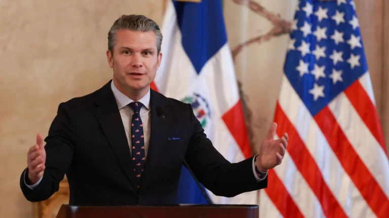El secretario de guerra Hegseth y el dilema de los ataques a narcolanchas en el Caribe