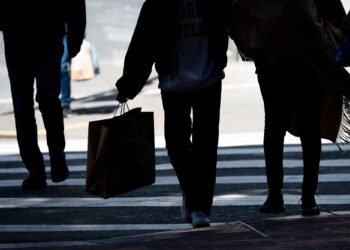 Fitch advierte un sombrío deterioro en la perspectiva corporativa de América Latina para 2026