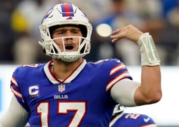 Josh Allen desafía a la nieve y lidera una remontada épica de Búfalo
