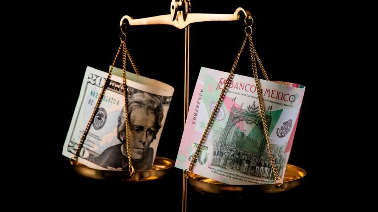 La amenaza Trump acecha a la Fed: el peso mexicano se dispara con el recorte de tasas