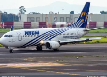 La crisis laboral que detuvo un vuelo en el AICM: Magnicharters bajo la lupa