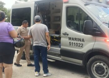 Se lesiona una oficial de la Marina en accidente vehicular