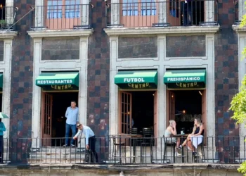 Nueve meses de pesimismo: la confianza empresarial en México se desploma