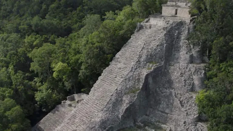 Reabren la escalinata Nohoch Mul en Cobá tras seis años de restauración