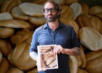 Richard Hart se disculpa por controversia del pan en México