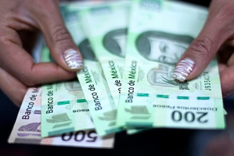 Salario mínimo 2026: El abismo entre el decreto de México y la puja técnica de Colombia