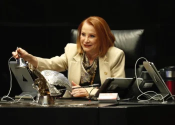 Senado recibe la iniciativa de 40 horas: ¿el compromiso histórico de Claudia Sheinbaum?