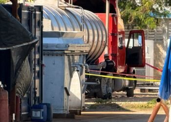 DETIENEN A VARIOS: Aseguran tráiler con presunto huachicol en subestación de la CFE en Cancún