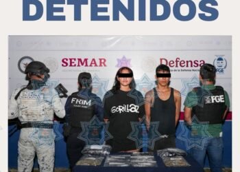 Detienen a pareja con más de 200 dosis de narcóticos en la SM 105