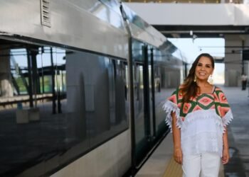 Visita Mara Lezama la estación del Tren Maya en Cancún