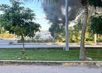Sofocan incendio cerca de un ‘encierro’ de ADO en Cancún