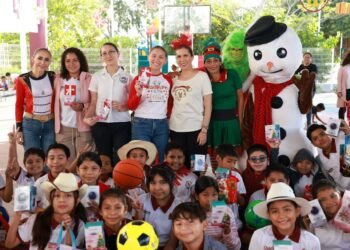 Concluye entrega de 5 mil juguetes en escuelas de Isla Mujeres