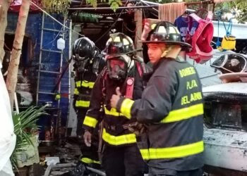 Se incendia vivienda tras cortocircuito por adornos navideños en Playa del Carmen