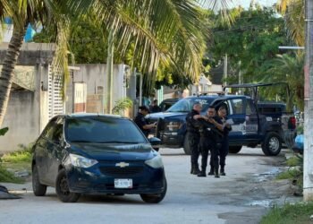 Disparan contra patrulla de la policía de Isla Mujeres en la Zona Continental