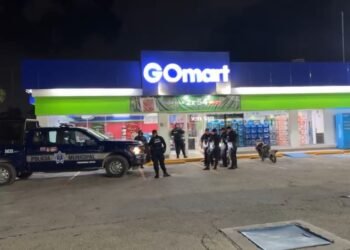Balean tienda de conveniencia por negarse a vender alcohol