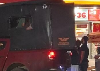 Se deslinda MC-Cancún de camioneta señalada de repartir pirotecnia