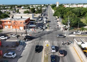 Moderniza Cancún red de semáforos y cruces peatonales en 10 puntos estratégicos