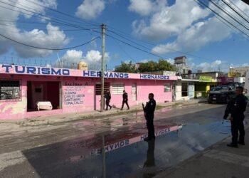 Persiguen y asesinan a hombre dentro del local de una camionera en El Crucero