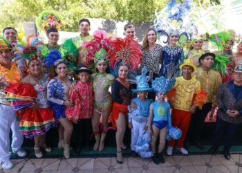 Presentan a las y los Reyes del Carnaval de Isla Mujeres 2026