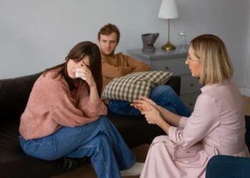 TEMPORADA DECEMBRINA: Alertan por aumento de cuadros de depresión severa