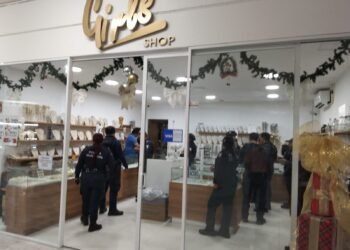 Asaltan joyería y siembran terror en Plaza Galerías de Cancún