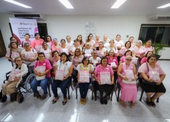 Entrega Mara Lezama apoyos a mujeres sobrevivientes de cáncer