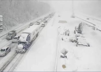 Histórica tormenta invernal en Estados Unidos deja al menos 10 muertos y caos generalizado