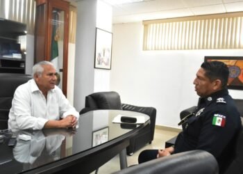 SEGURIDAD EN BACALAR: Acuerdan FGE y Policía Municipal coordinación operativa