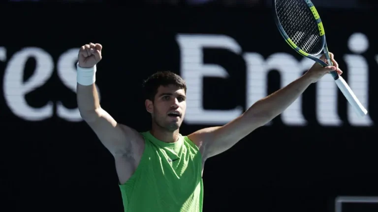 Alcaraz, Medvedev y Zverev avanzan a tercera ronda en Australia