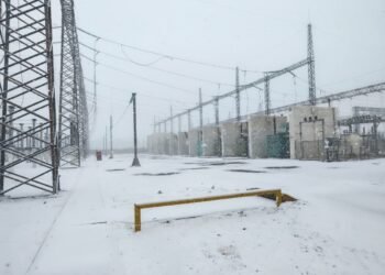 CFE garantiza reservas ante tormenta Fern: análisis de la capacidad operativa